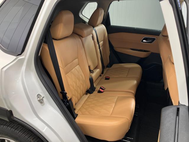 【後部座席】足元もゆったりしており、家族とのお出かけも快適にドライブできます★
