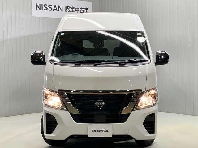 キャラバン 　２．５　チェアキャブ　車いす４名仕様　衝突軽減システム・車線逸脱警報・踏み間違防止システム・スマートルームミラー・ハイビームアシスト・ＥＴＣ・プライバシーガラス・ストレッチャー固定装置（6枚目）