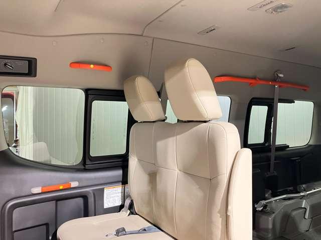 キャラバン 　２．５　チェアキャブ　車いす４名仕様　衝突軽減システム・車線逸脱警報・踏み間違防止システム・スマートルームミラー・ハイビームアシスト・ＥＴＣ・プライバシーガラス・ストレッチャー固定装置（16枚目）