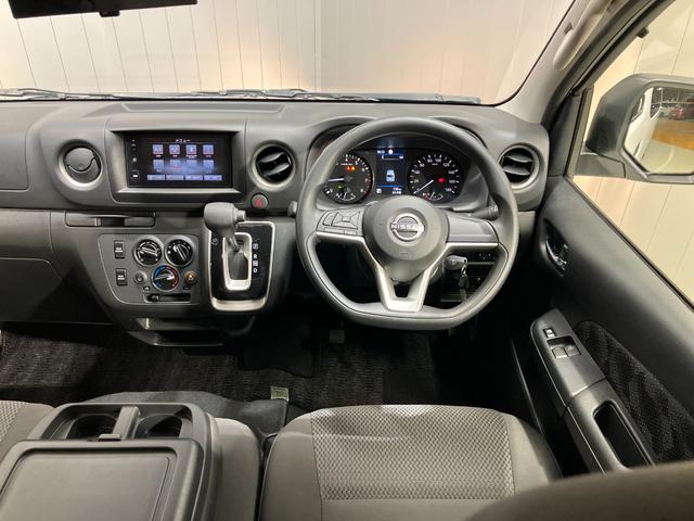 キャラバン 　２．５　チェアキャブ　車いす４名仕様　衝突軽減システム・車線逸脱警報・踏み間違防止システム・スマートルームミラー・ハイビームアシスト・ＥＴＣ・プライバシーガラス・ストレッチャー固定装置（23枚目）