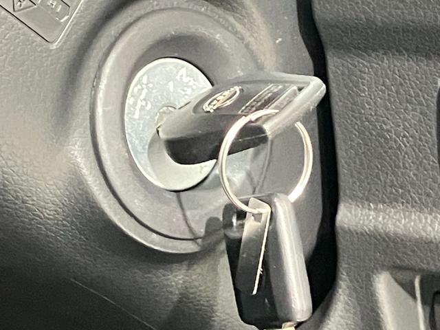 キャラバン 　２．５　チェアキャブ　車いす４名仕様　衝突軽減システム・車線逸脱警報・踏み間違防止システム・スマートルームミラー・ハイビームアシスト・ＥＴＣ・プライバシーガラス・ストレッチャー固定装置（28枚目）