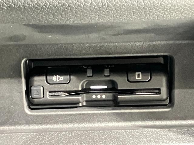 キャラバン 　２．５　チェアキャブ　車いす４名仕様　衝突軽減システム・車線逸脱警報・踏み間違防止システム・スマートルームミラー・ハイビームアシスト・ＥＴＣ・プライバシーガラス・ストレッチャー固定装置（31枚目）