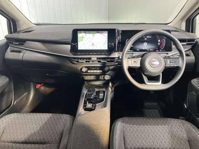 オーラ G 1.2 G 当社試乗車アップ・メーカーOPナビ・プロパイロット・全周囲カメラ・LEDヘッドランプ・ハイビームアシスト・ワイヤレス充電器・ETC2.0・パワーシート・車線逸脱警報・車線逸脱防止支援(4枚目)