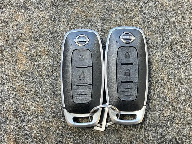 オーラ G 1.2 G 当社試乗車アップ・メーカーOPナビ・プロパイロット・全周囲カメラ・LEDヘッドランプ・ハイビームアシスト・ワイヤレス充電器・ETC2.0・パワーシート・車線逸脱警報・車線逸脱防止支援(49枚目)