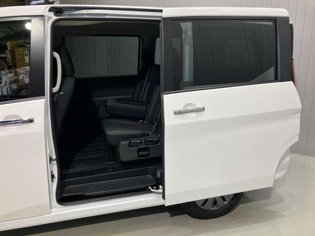 セレナ 2.0 X 当社試乗車アップ・ディーラーOPナビ・全周(10枚目)