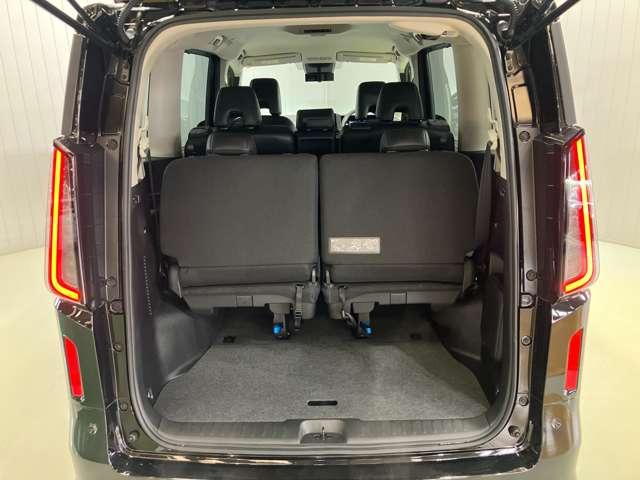 セレナ ２．０　ハイウェイスターＶ　当社試乗車アップ・メーカーＯＰナビ・全周囲（15枚目）