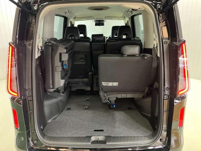 セレナ ２．０　ハイウェイスターＶ　当社試乗車アップ・メーカーＯＰナビ・全周囲（17枚目）