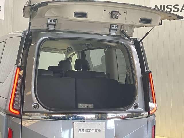 セレナ ２．０　ハイウェイスターＶ　当社試乗車アップ・メーカーＯＰナビ・両側電（11枚目）