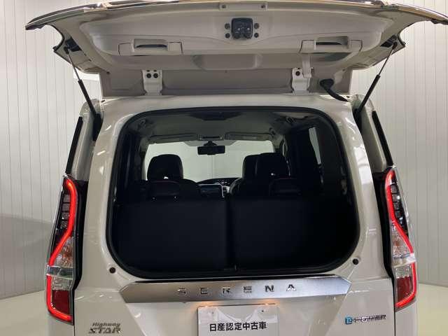 セレナ ｅ－パワー　ハイウェイスターＶ　１．２　ｅ－ＰＯＷＥＲ　ハイウェイスター　Ｖ　ディーラーＯＰナビ・両側電動スライドドア・ＬＥＤヘッドランプ・ＬＥＤフォグランプ・プロパイロット・全周囲カメラ（10枚目）