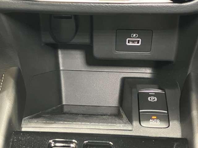 �t�r�a�\�P�b�g�Ŏԓ��ł��X�}�z�̏[�d���ł��֗��ł���