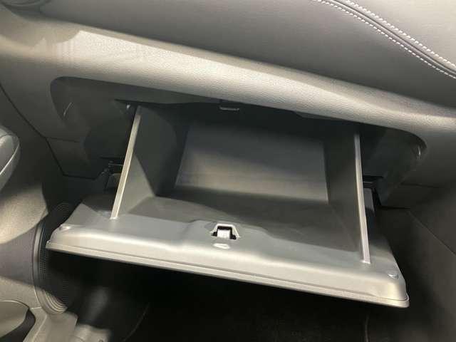 �y�O���[�u�{�b�N�X�z�e�킪����o���Ă���o�P�b�g�^�C�v�I��ڂŒ��g��c���ł��A���o���₷���ɂ��D��܂��I