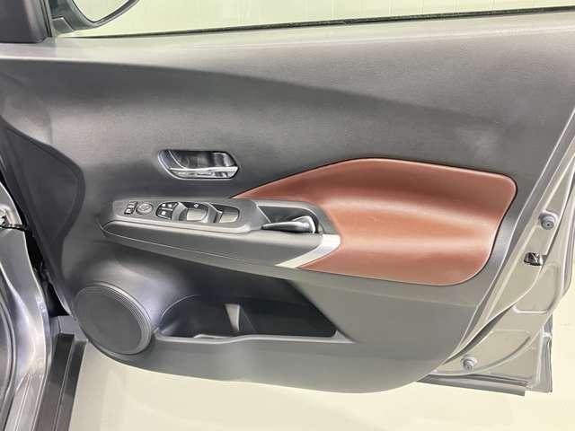 �y�^�]�ȃh�A�z�{�g���z���_�[����[�|�P�b�g���t���Ă���̂ŉ^�]�Ȏ�����X�b�L���ۂĂ܂���