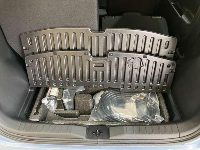 �y���Q�b�W���[���z��i���[�ɂȂ��Ă���̂ŁA�[�d�P�[�u���ȂǏ�����Ă����������̂ƕʁX�ɕۊǂł��܂��I