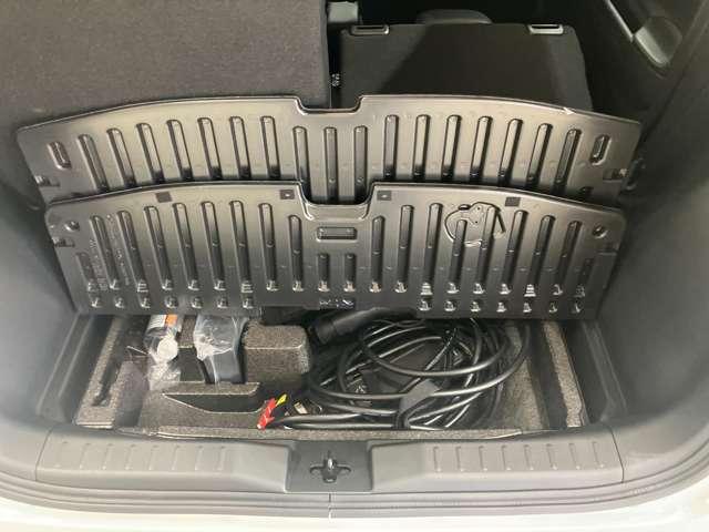 �y���Q�b�W���[���z��i���[�ɂȂ��Ă���̂ŁA�[�d�P�[�u���ȂǏ�����Ă����������̂ƕʁX�ɕۊǂł��܂��I