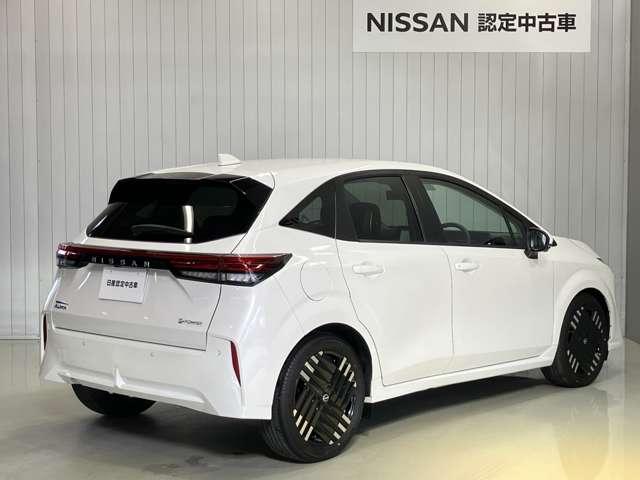 オーラ 1.2 G レザーエディション 当社社用車アップ・メーカーナビ・全周囲カ(2枚目)