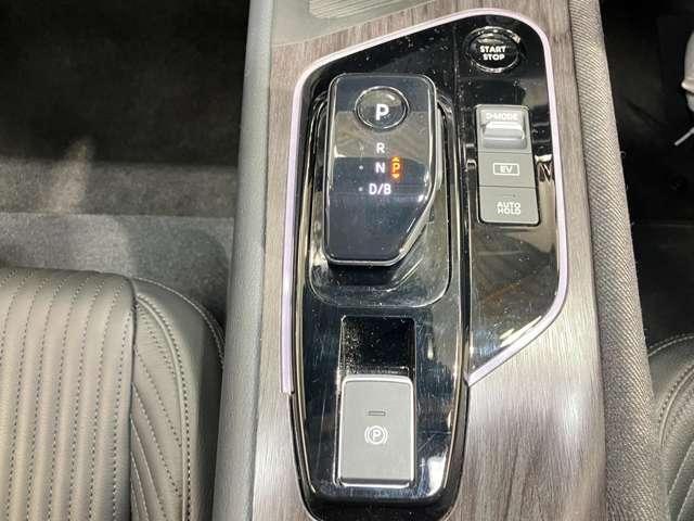 オーラ 1.2 G レザーエディション 当社社用車アップ・メーカーナビ・全周囲カ(26枚目)