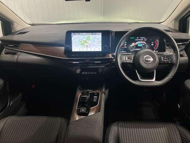 オーラ 1.2 G レザーエディション 当社社用車アップ・メーカーメモリーナビ・(4枚目)