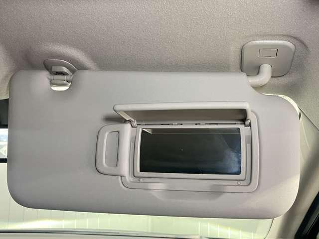 オーラ 1.2 G レザーエディション 当社社用車アップ・メーカーメモリーナビ・(17枚目)