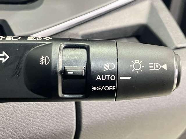 オーラ 1.2 G レザーエディション 当社社用車アップ・メーカーメモリーナビ・(20枚目)