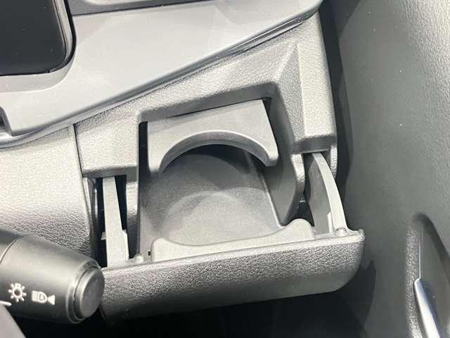 オーラ 1.2 G レザーエディション 当社社用車アップ・メーカーメモリーナビ・(30枚目)