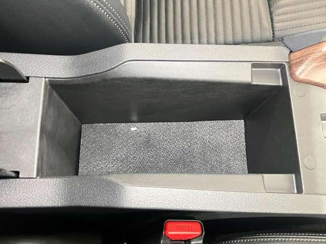 オーラ 1.2 G レザーエディション 当社社用車アップ・メーカーメモリーナビ・(40枚目)