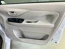 【運転席ドア】収納ポケットが付いているので運転席周りもスッキリ保てます★