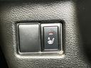 運転席シートヒータースイッチ!寒い日でも快適です♪