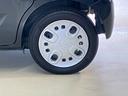 おしゃれなデザインのホイールキャップ付きです!