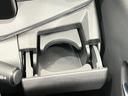 運転席・助手席のドリンクホルダーです。手のとどきやすい位置にあるので便利です