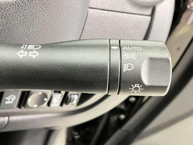 マーチ X Vセレクション 1.2 X Vセレクション SDナビ・バックモニター・オートライト・ハイビームアシスト・インテリジェントキー・衝突被害軽減ブレーキ・踏み間違い衝突防止アシスト・プライバシーガラス(17枚目)