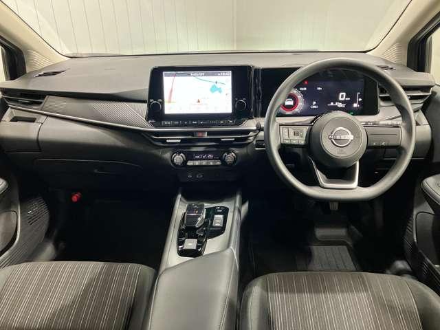 運転席からの視界が左右に広く隅々まではっきりと見渡せます。車の前端も把握しやすく安心して運転できます！