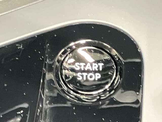 【プッシュ式エンジン・インテリジェントキー】プッシュ式エンジンスタートでブレーキを踏んでボタンを押すだけでエンジン始動がスムーズ！！鍵をカバンに入れているだけでエンジンの始動が可能★