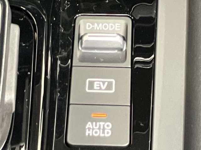 ＳＰＯＲＴ、ＥＣＯ、ＮＯＲＭＡＬの３種類のドライブモードを設定。ＳＰＯＲＴモードでは、より力強い加速を体感できます。