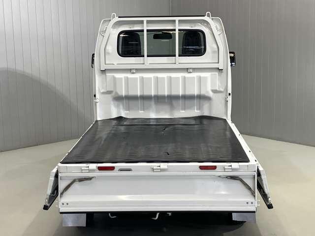 キャリイトラック ＫＣエアコン・パワステ　６６０　ＫＣエアコン・パワステ　３方開　４ＷＤ川西展示・川西市平野３丁目３－４０・ＴＥＬ０７２－７９３－０２３１（10枚目）