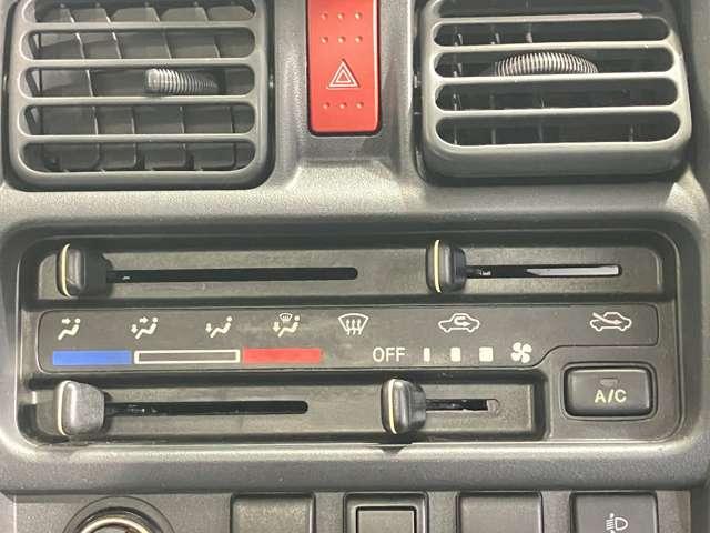 キャリイトラック ＫＣエアコン・パワステ　６６０　ＫＣエアコン・パワステ　３方開　４ＷＤ川西展示・川西市平野３丁目３－４０・ＴＥＬ０７２－７９３－０２３１（12枚目）