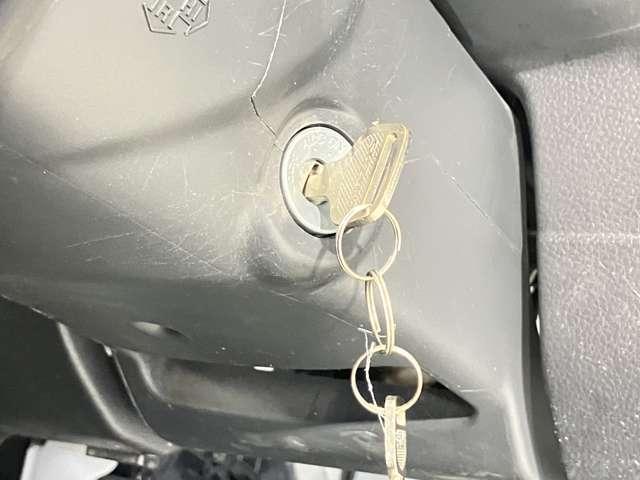 キャリイトラック ＫＣエアコン・パワステ　６６０　ＫＣエアコン・パワステ　３方開　４ＷＤ川西展示・川西市平野３丁目３－４０・ＴＥＬ０７２－７９３－０２３１（14枚目）