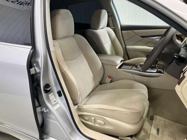 フーガ 250GT 2.5 250GT メーカーHDDナビ・アラウンドビューモニター・衝突被害軽減ブレーキ・クルーズコントロール・前席パワーシート・ETC・LEDヘッドライト(16枚目)