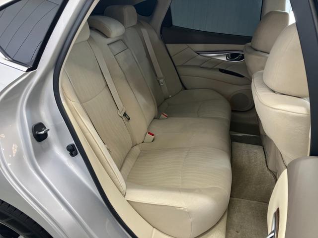 フーガ 250GT 2.5 250GT メーカーHDDナビ・アラウンドビューモニター・衝突被害軽減ブレーキ・クルーズコントロール・前席パワーシート・ETC・LEDヘッドライト(24枚目)