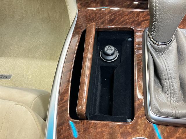 フーガ 250GT 2.5 250GT メーカーHDDナビ・アラウンドビューモニター・衝突被害軽減ブレーキ・クルーズコントロール・前席パワーシート・ETC・LEDヘッドライト(31枚目)