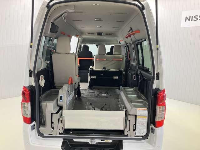 キャラバン 当社試乗車アップ・車いす2名仕様・ディスプレイオーディオ・全周囲カメラ・オートステップ・衝突被害軽減ブレーキ・リヤヒーター・リヤクーラー(11枚目)