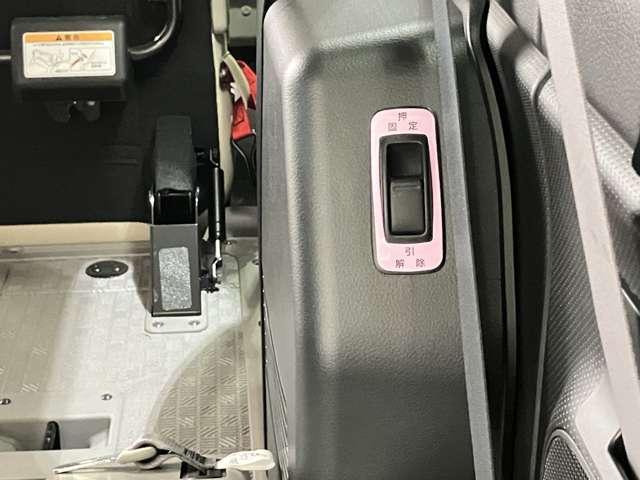 キャラバン 当社試乗車アップ・車いす2名仕様・ディスプレイオーディオ・全周囲カメラ・オートステップ・衝突被害軽減ブレーキ・リヤヒーター・リヤクーラー(13枚目)