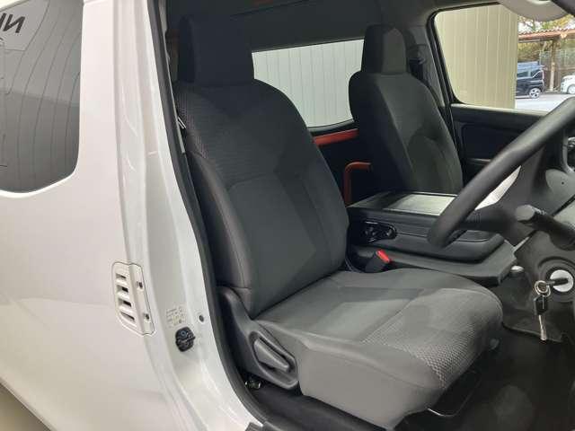 キャラバン 当社試乗車アップ・車いす2名仕様・ディスプレイオーディオ・全周囲カメラ・オートステップ・衝突被害軽減ブレーキ・リヤヒーター・リヤクーラー(14枚目)