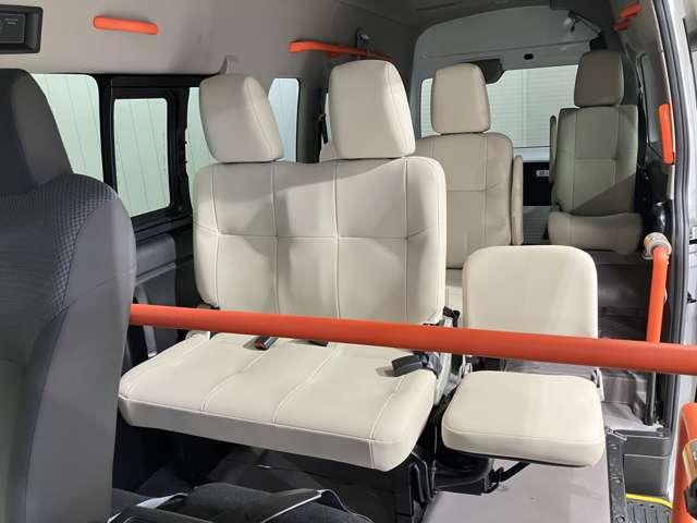 キャラバン 当社試乗車アップ・車いす2名仕様・ディスプレイオーディオ・全周囲カメラ・オートステップ・衝突被害軽減ブレーキ・リヤヒーター・リヤクーラー(16枚目)