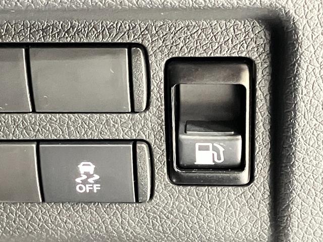 キャラバン 当社試乗車アップ・車いす2名仕様・ディスプレイオーディオ・全周囲カメラ・オートステップ・衝突被害軽減ブレーキ・リヤヒーター・リヤクーラー(29枚目)