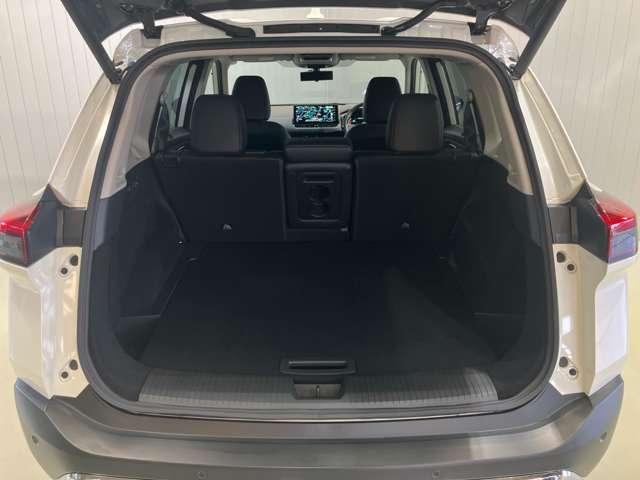 エクストレイル Ｇ　ｅ－４ＯＲＣＥ　１．５　Ｇ　ｅ－４ＯＲＣＥ　４ＷＤ　当社試乗車アップ・メーカーＯＰナビ・全席シートヒーター・ステアリングヒーター・プロパイロット・ＬＥＤヘッドランプ・ＬＥＤフォグランプ・全周囲カメラ・オートバックドア（12枚目）