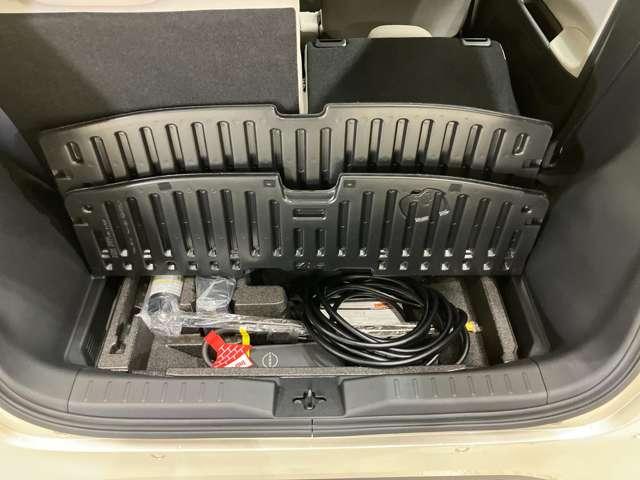 �y���Q�b�W���[���z��i���[�ɂȂ��Ă���̂ŎO�p�\����[�d�P�[�u���ȂǏ�����Ă����������̂�ۊǂł��܂��I