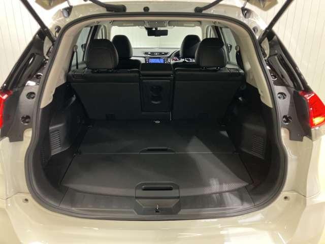 エクストレイル ２０Ｘｉ　２．０　２０Ｘｉ　２列車　プロパイロット機能＆９イント画面メモリ－ナビ・全周囲カメラ・スマートル－ムミラ－・全席シートヒ－タ－・ドラレコ・前後ソナ－・パワ－シ－ト・ＬＥＤヘッドライト・フォグランプ付（14枚目）