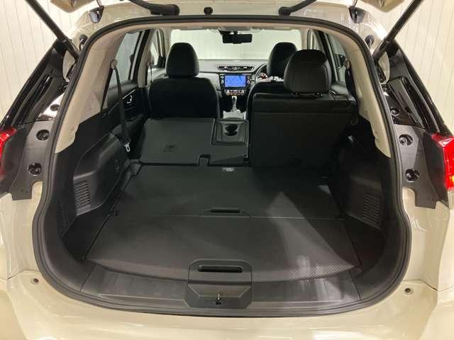 エクストレイル ２０Ｘｉ　２．０　２０Ｘｉ　２列車　プロパイロット機能＆９イント画面メモリ－ナビ・全周囲カメラ・スマートル－ムミラ－・全席シートヒ－タ－・ドラレコ・前後ソナ－・パワ－シ－ト・ＬＥＤヘッドライト・フォグランプ付（16枚目）