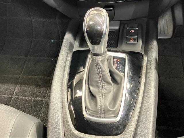 エクストレイル ２０Ｘｉ　２．０　２０Ｘｉ　２列車　プロパイロット機能＆９イント画面メモリ－ナビ・全周囲カメラ・スマートル－ムミラ－・全席シートヒ－タ－・ドラレコ・前後ソナ－・パワ－シ－ト・ＬＥＤヘッドライト・フォグランプ付（27枚目）