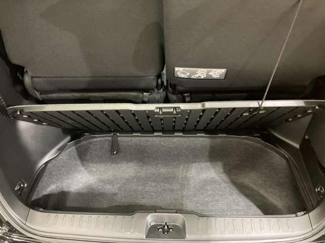 セレナ ハイウェイスターＶ　２．０　ハイウェイスターＶ　展示試乗車アップ　プロパイロット機能＆メ－カ－ナビ・全周囲カメラ・両側電動スライドドア・前後ドラレコ・ＬＥＤヘッドライト・ＬＥＤフォグランプ・フロア－カ－ペット・ＥＴＣ付（19枚目）